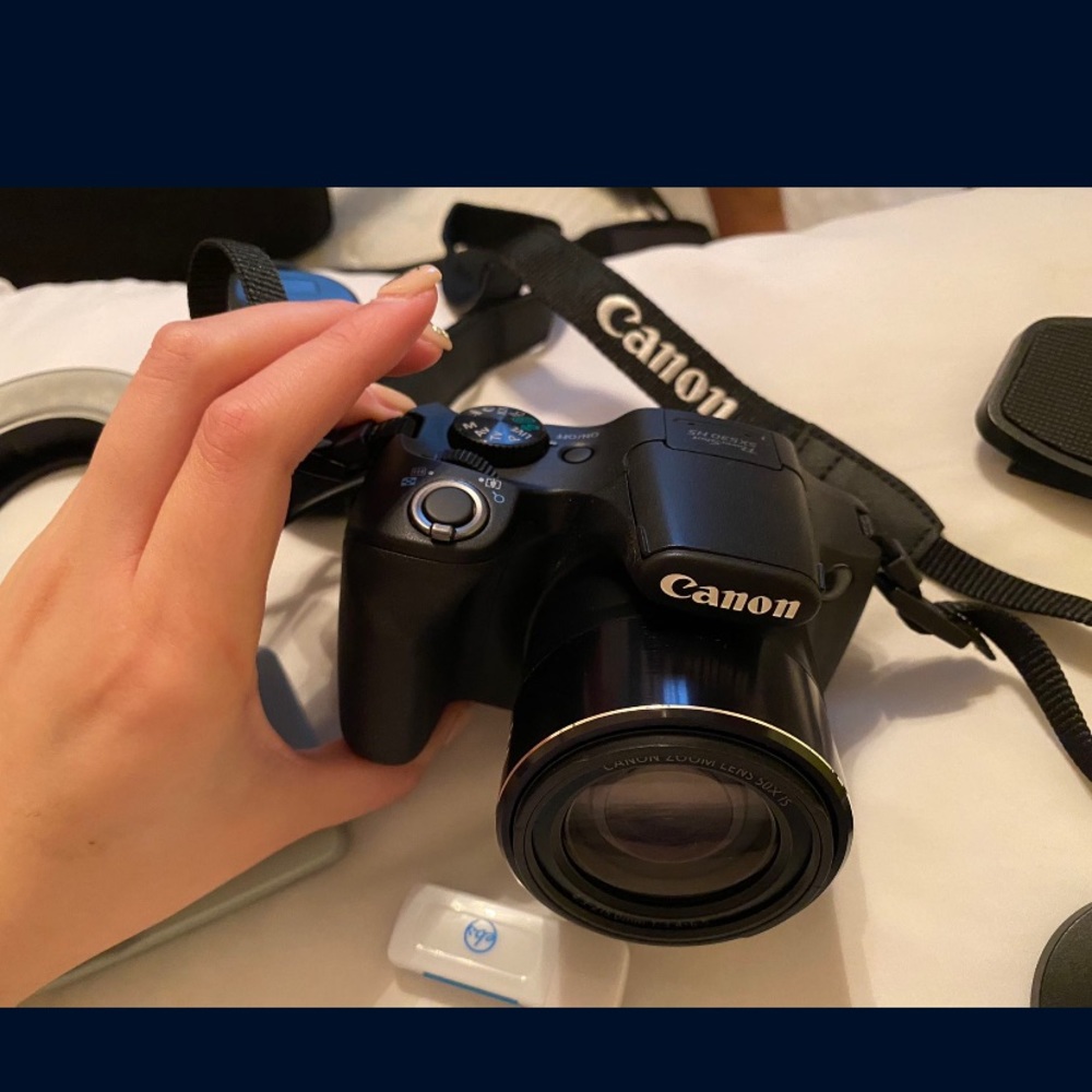 Canon camera - Picture 3 of 7
